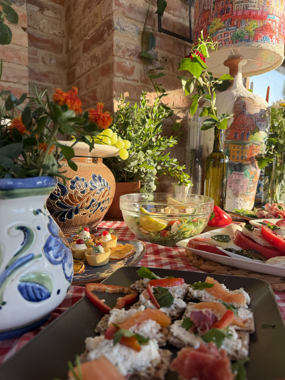 Gustări cu somon și ierburi aromatice